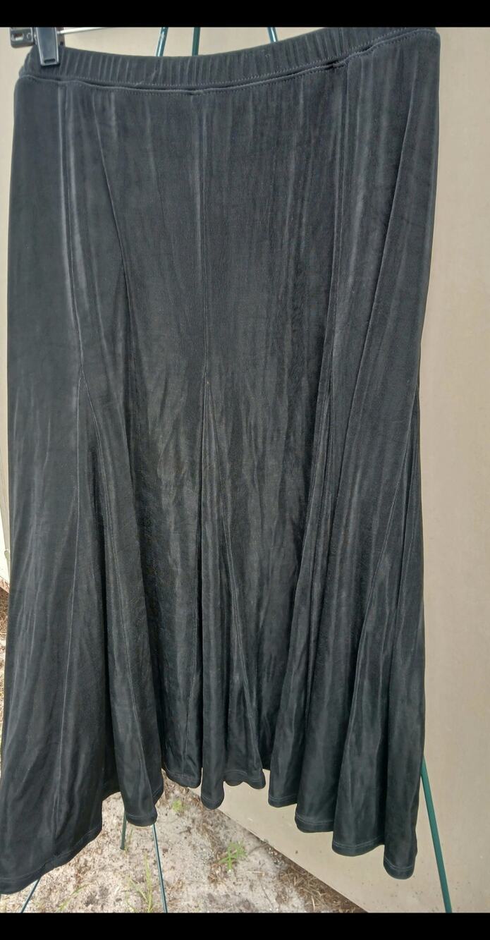 Laura Ashley Solid Black Slinky Knit Gored Pull On Skirt Midi Church Party XL 16
